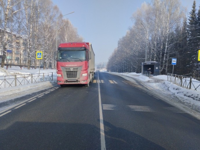 В Вахрушах Камаз сбил школьницу