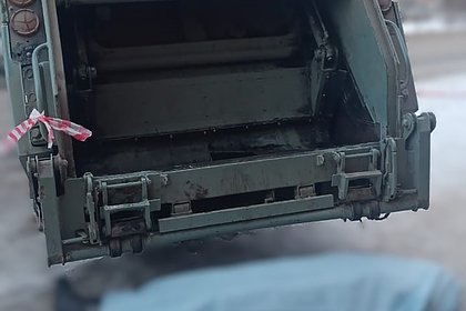 Мужчину раздавило прессом мусоровоза во время сбора макулатуры