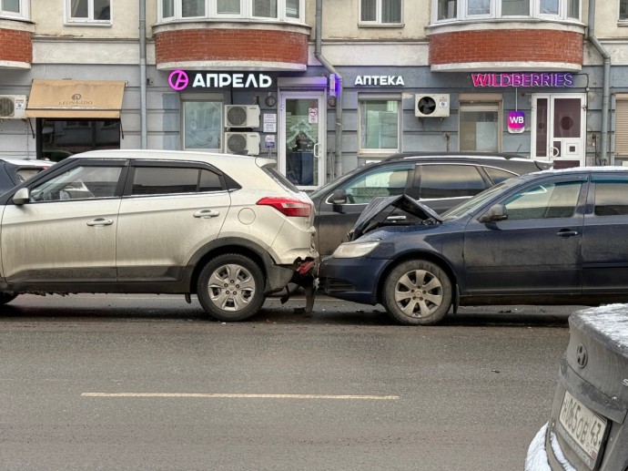 На Ленина столкнулись два авто