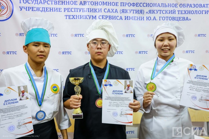 Школьник из Таттинского района победил в кулинарном конкурсе «Тарбаахаптыы астыахха»