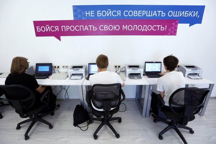 Более трети россиян считают, что молодым специалистам стало проще найти работу
