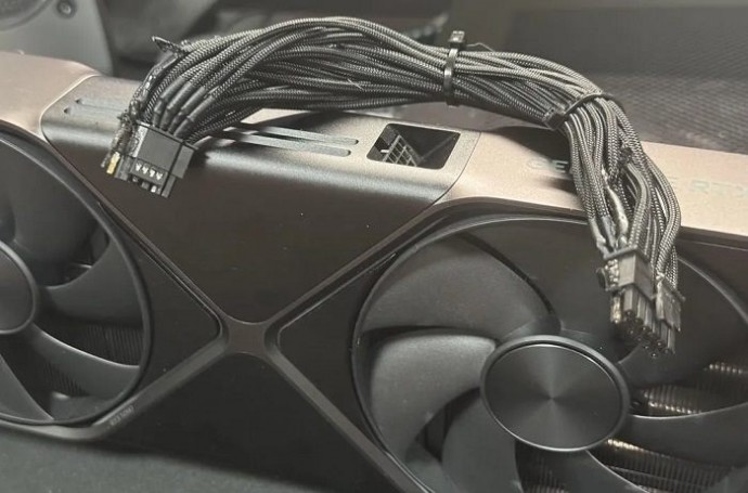 У NVIDIA GeForce RTX 5090 начали плавиться разъёмы питания