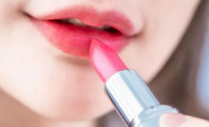 Помады Chanel и Armani после проверки оказались среди брендов, содержащих металлические примеси Помады Chanel и Armani после проверки оказались среди брендов, содержащих металлические примеси