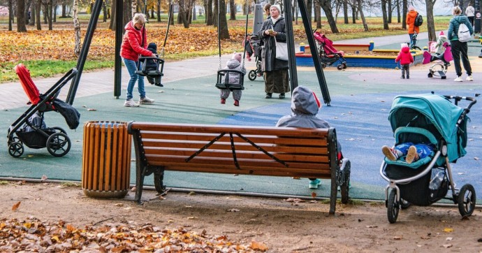 Молодые европейцы готовы отказаться от вождения машины и заводить меньше детей ради спасения планеты Молодые европейцы готовы отказаться от вождения машины и заводить меньше детей ради спасения планеты