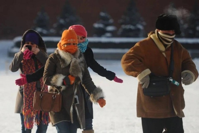 Ношение коротких курток зимой приводит к отложению жира в области талии и проблемам со здоровьем Ношение коротких курток зимой приводит к отложению жира в области талии и проблемам со здоровьем