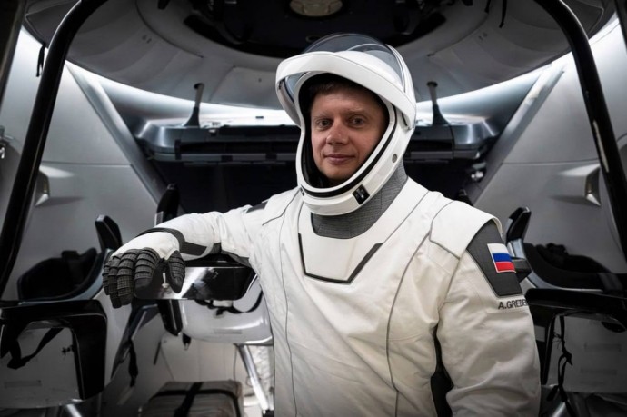 SpaceX отправила к МКС корабль Crew Dragon с российским космонавтом Александром Гребёнкиным SpaceX отправила к МКС корабль Crew Dragon с российским космонавтом Александром Гребёнкиным
