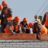 Парадокс рынка труда: мигранты зарабатывают в два раза больше россиян