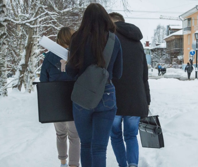 Врачи предупредили о последствиях привычки ходить без шапки зимой Врачи предупредили о последствиях привычки ходить без шапки зимой