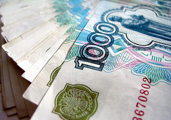В России объем наличных в обращении впервые превысил 17 трлн рублей В России объем наличных в обращении впервые превысил 17 трлн рублей