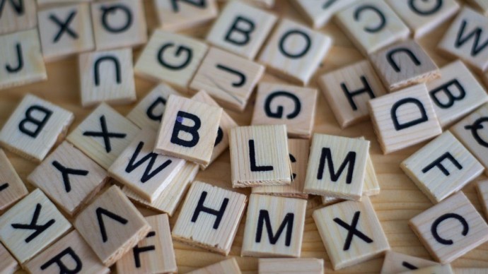 "Аутентичный" стало словом года по данным американского онлайн-словаря Merriam-Webster "Аутентичный" стало словом года по данным американского онлайн-словаря Merriam-Webster