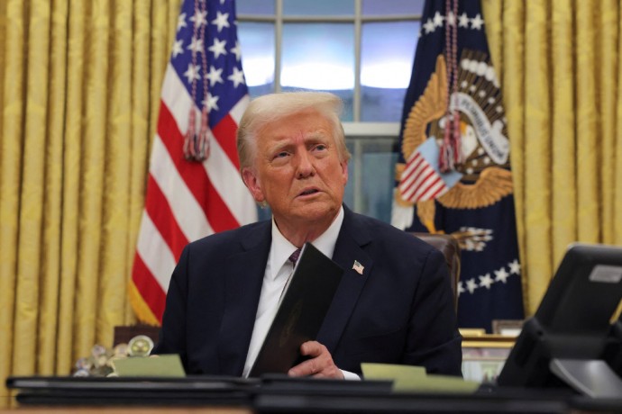 Трамп пошел в разнос: ключевые заявления и указы после вступления в должность президента США Трамп пошел в разнос: ключевые заявления и указы после вступления в должность президента США