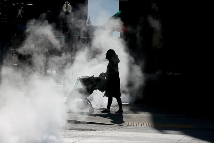 Женщины во всём мире массово уходят с работы из-за дороговизны услуг нянь и детсадов