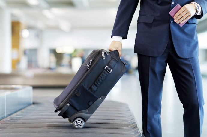 Когда работодатель обязан оплатить дорогу домой сотруднику в командировке