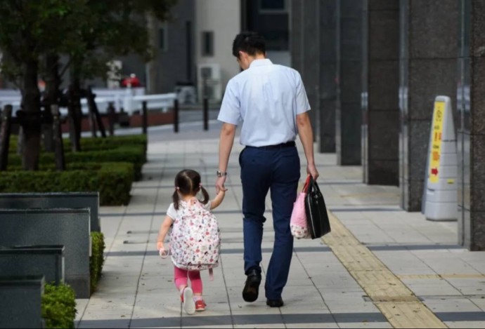 Японцам добавят лишний выходной, чтобы они занялись деторождением Японцам добавят лишний выходной, чтобы они занялись деторождением